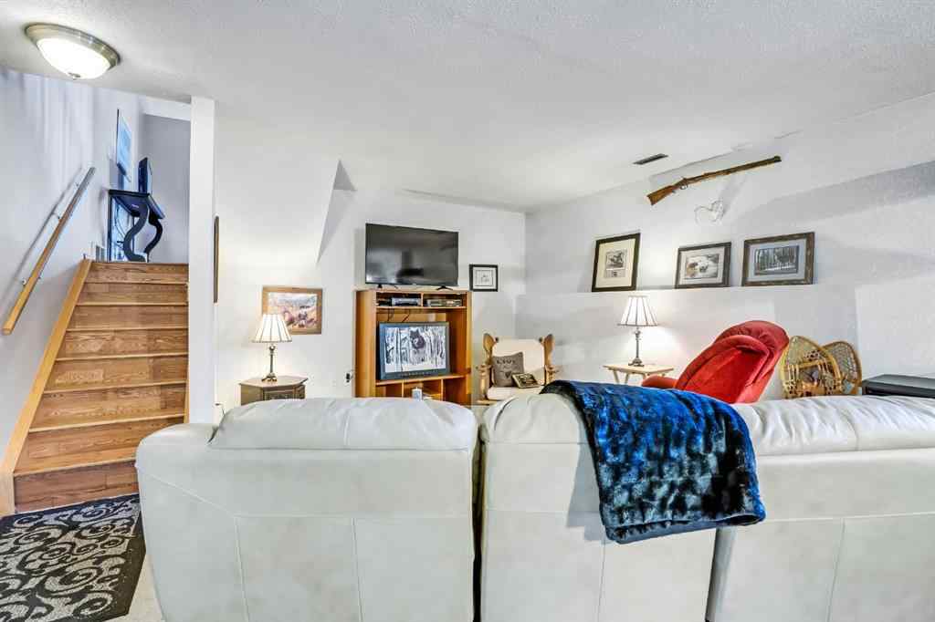 MLS® A2248559 - 19 Everglade Drive SE in Edgewater Airdrie, Residential