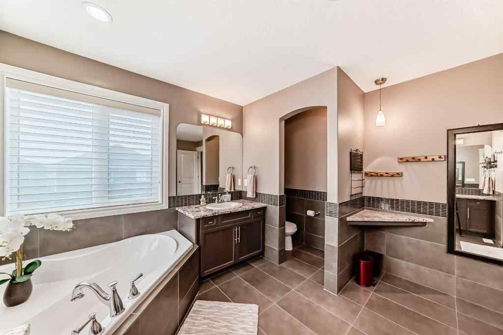 MLS® A2248561 - 2695 Ravenslea Gardens SE in NONE Airdrie, Residential