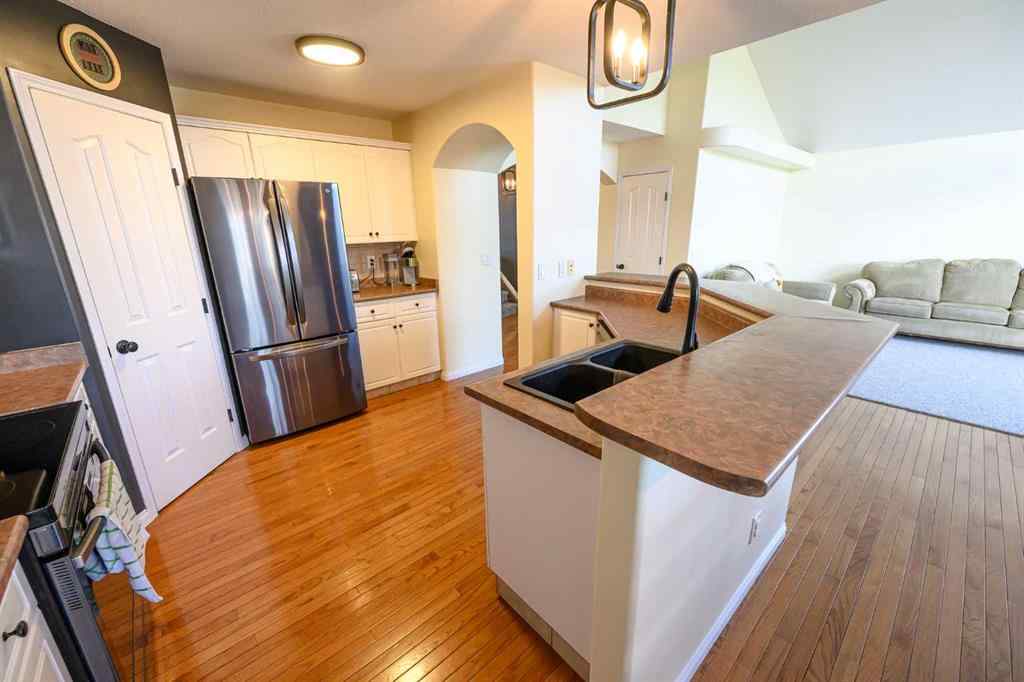 MLS® A2248568 - 8906 124 Avenue  in Crystal Lake Estates Grande Prairie, Residential