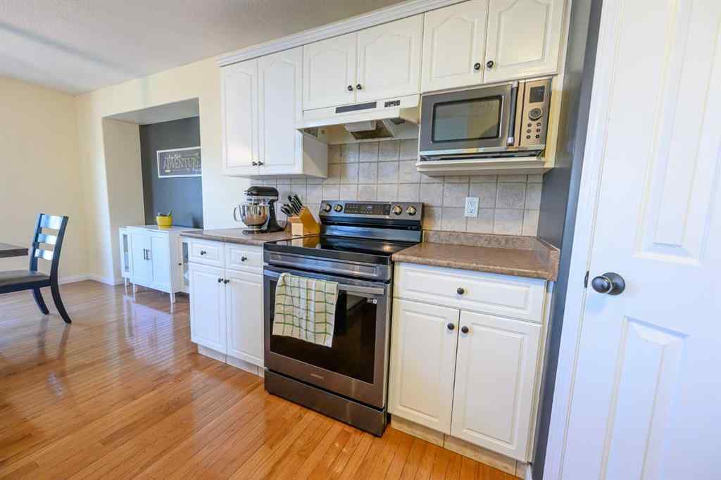MLS® A2248568 - 8906 124 Avenue  in Crystal Lake Estates Grande Prairie, Residential