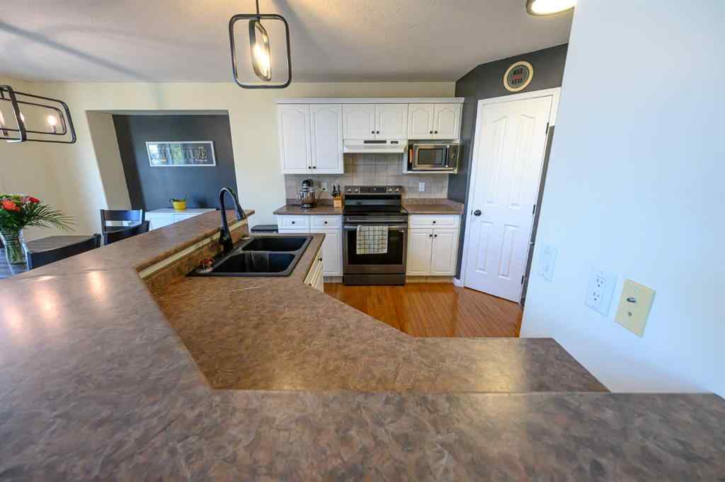 MLS® A2248568 - 8906 124 Avenue  in Crystal Lake Estates Grande Prairie, Residential