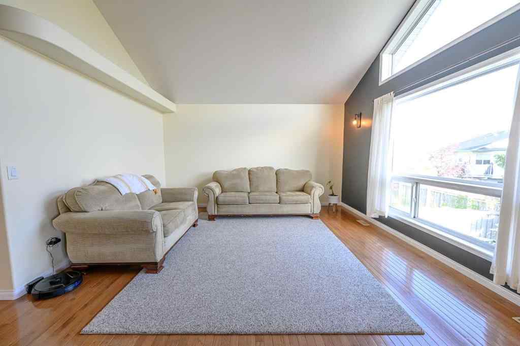 MLS® A2248568 - 8906 124 Avenue  in Crystal Lake Estates Grande Prairie, Residential