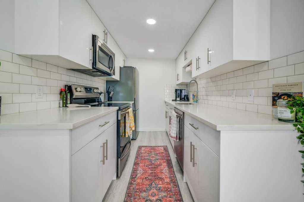 MLS® A2248569 - Unit #525 200 Brookpark Drive SW in Braeside Calgary, Residential