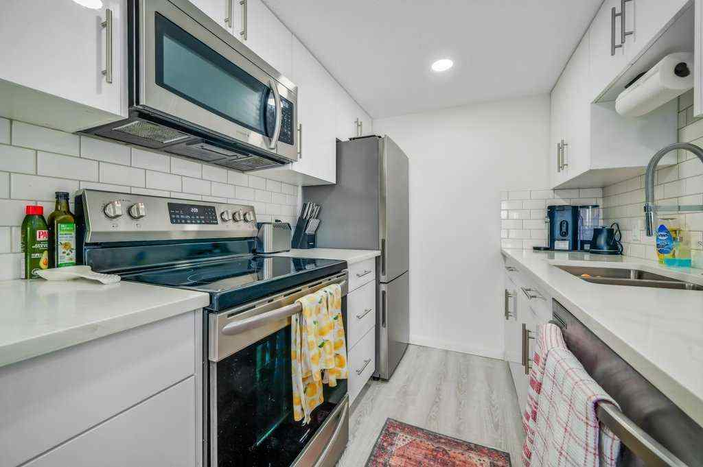 MLS® A2248569 - Unit #525 200 Brookpark Drive SW in Braeside Calgary, Residential