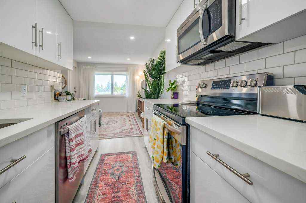 MLS® A2248569 - Unit #525 200 Brookpark Drive SW in Braeside Calgary, Residential