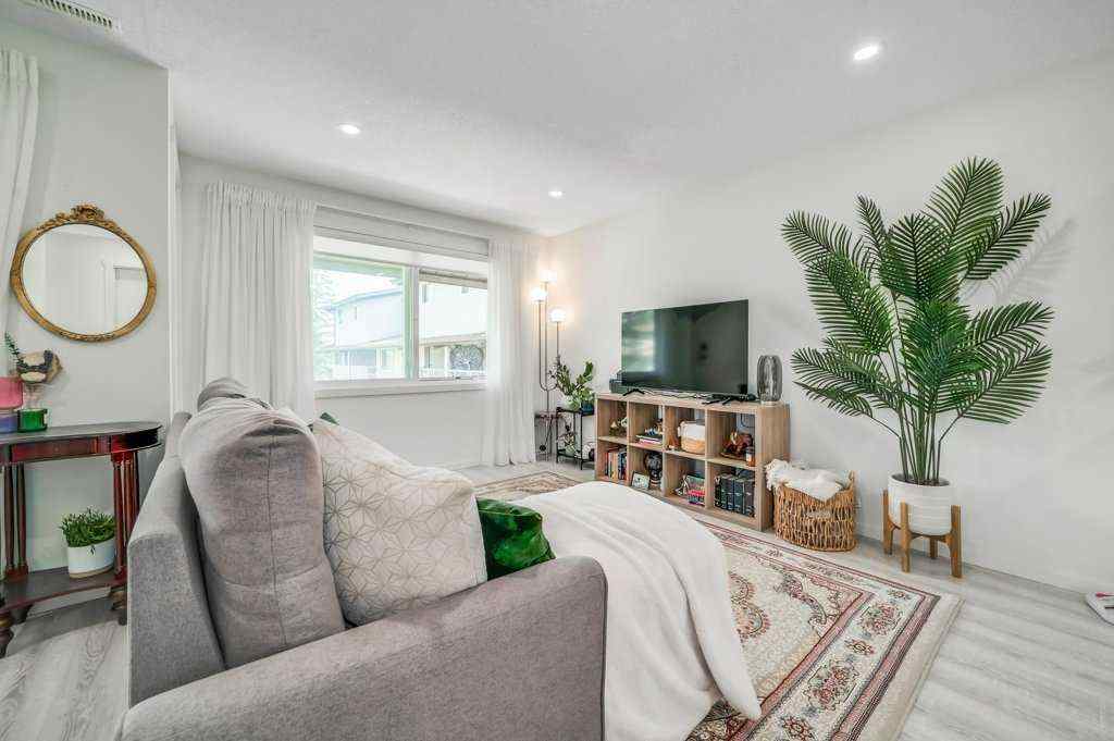 MLS® A2248569 - Unit #525 200 Brookpark Drive SW in Braeside Calgary, Residential