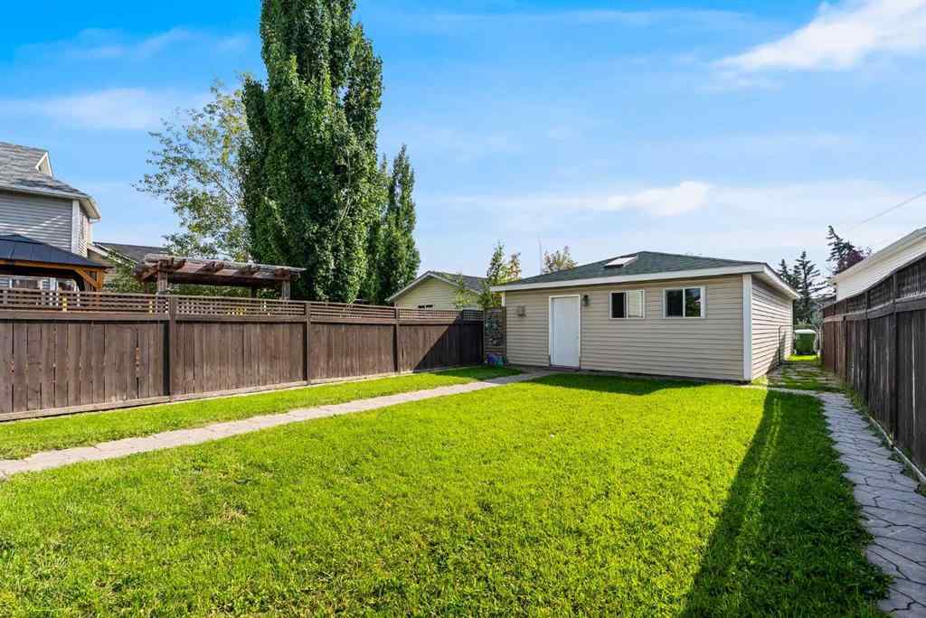 MLS® A2248593 - 31 Inverness Grove SE in McKenzie Towne Calgary, Residential
