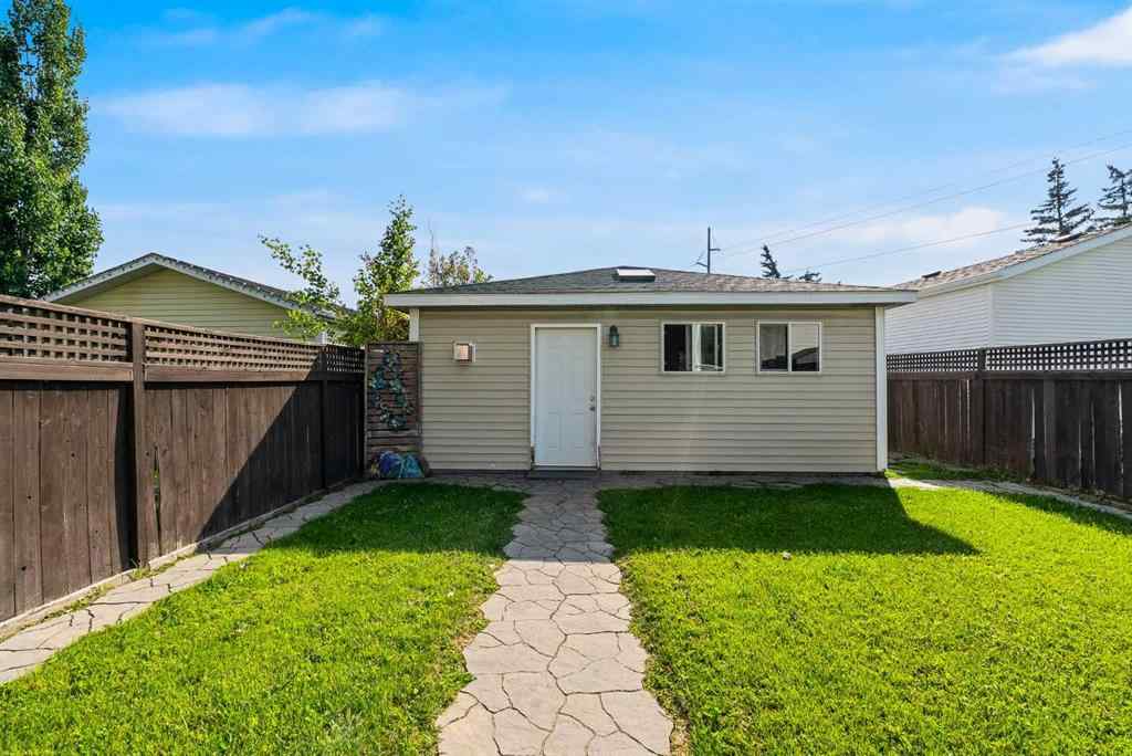 MLS® A2248593 - 31 Inverness Grove SE in McKenzie Towne Calgary, Residential