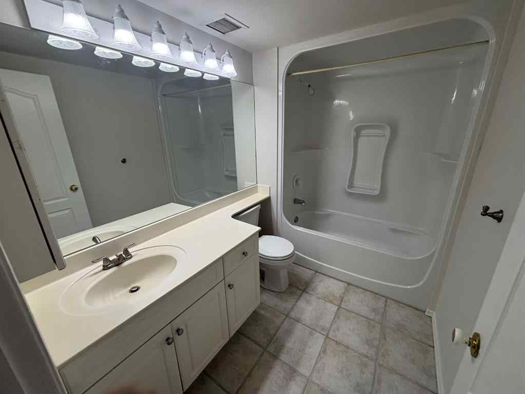 MLS® A2248598 - Unit #205 114 15 Avenue SW in Beltline Calgary, Residential