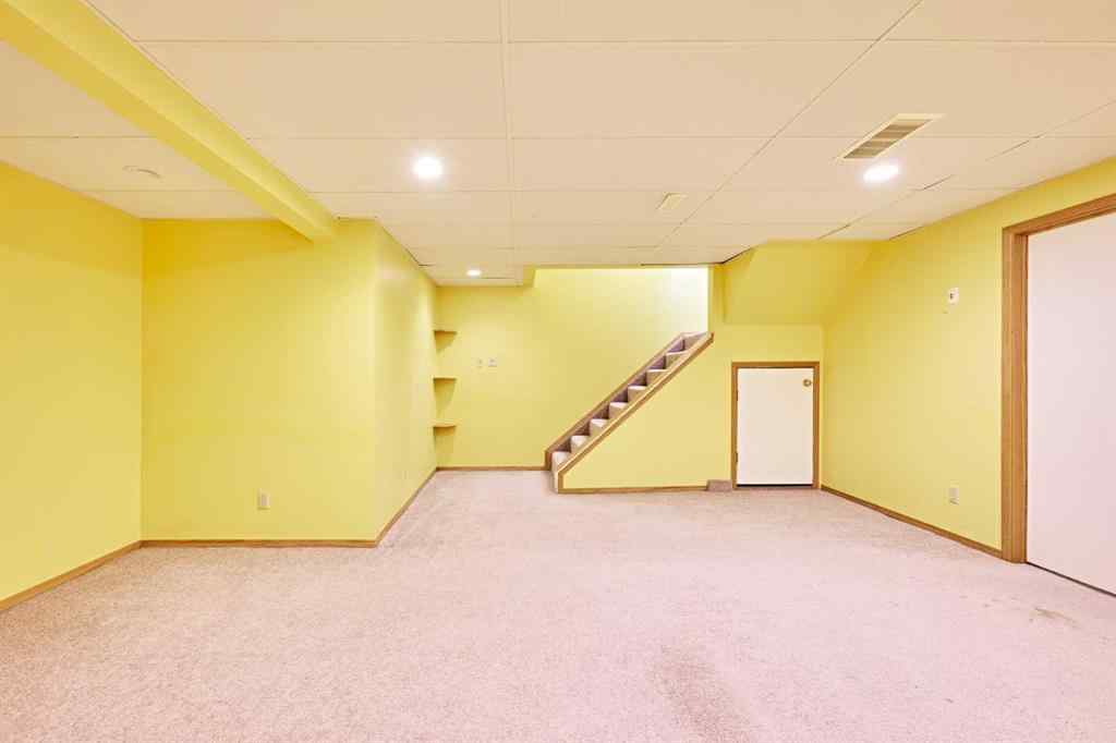 MLS® A2248603 - 16 Shawmeadows Crescent SW in Shawnessy Calgary, Residential
