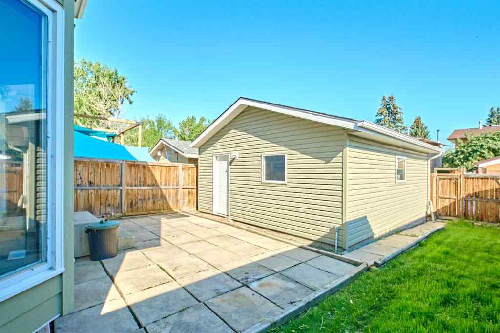 MLS® A2248603 - 16 Shawmeadows Crescent SW in Shawnessy Calgary, Residential