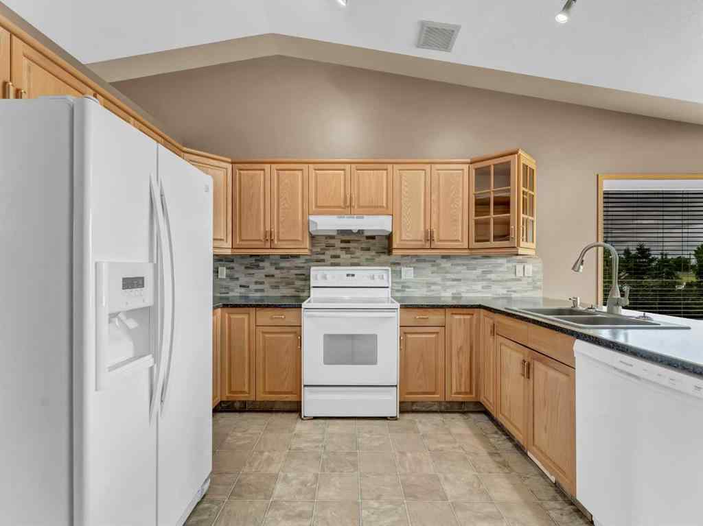 MLS® A2248619 - 627 East 2 Street SE in NONE Dunmore, Residential