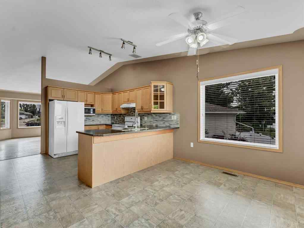 MLS® A2248619 - 627 East 2 Street SE in NONE Dunmore, Residential