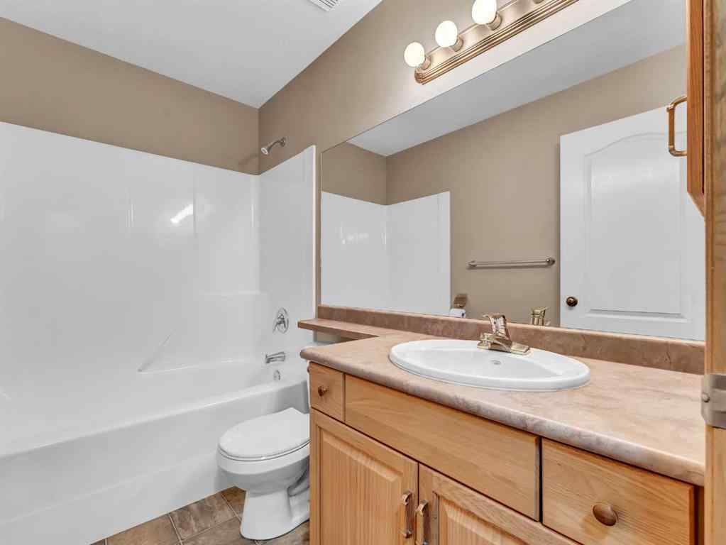 MLS® A2248619 - 627 East 2 Street SE in NONE Dunmore, Residential