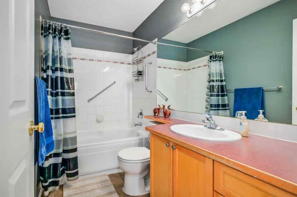 MLS® A2248630 - 22 Country Hills Cove NW in Country Hills Calgary, Residential