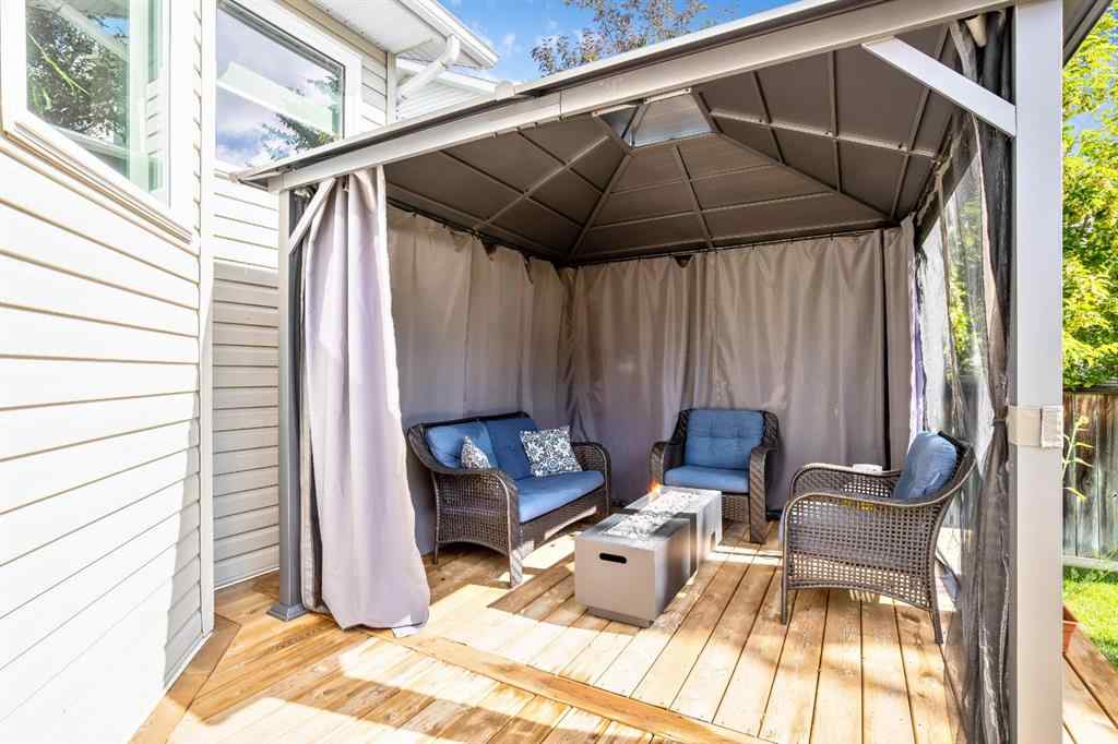 MLS® A2248640 - 17 Bow Way  in Bow Meadows Cochrane, Residential