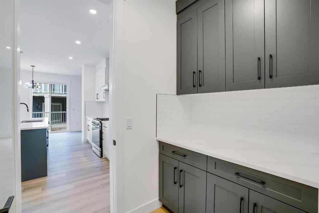 MLS® A2248641 - 27 Heritage Close  in Heritage Hills Cochrane, Residential