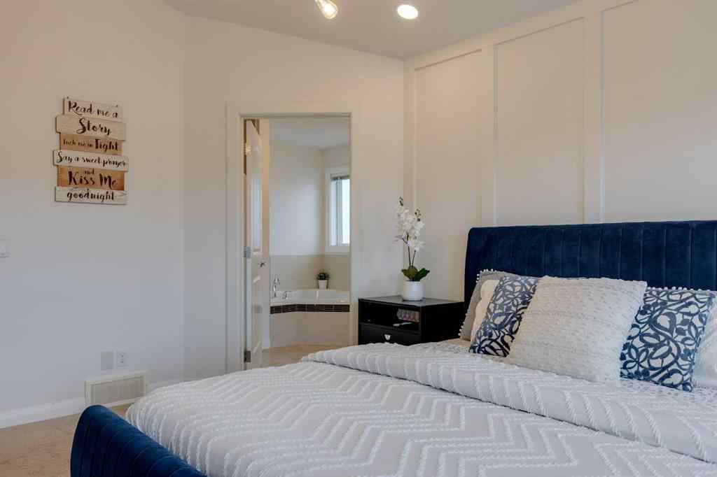 MLS® A2248652 - 136 Kinniburgh Gardens  in Kinniburgh North Chestermere, Residential