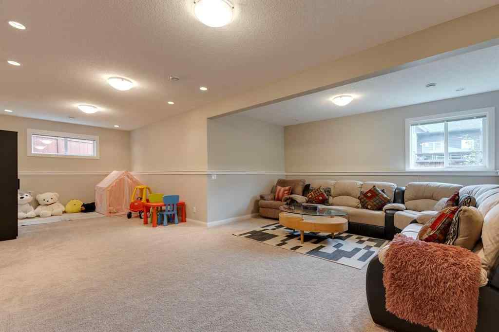 MLS® A2248652 - 136 Kinniburgh Gardens  in Kinniburgh North Chestermere, Residential