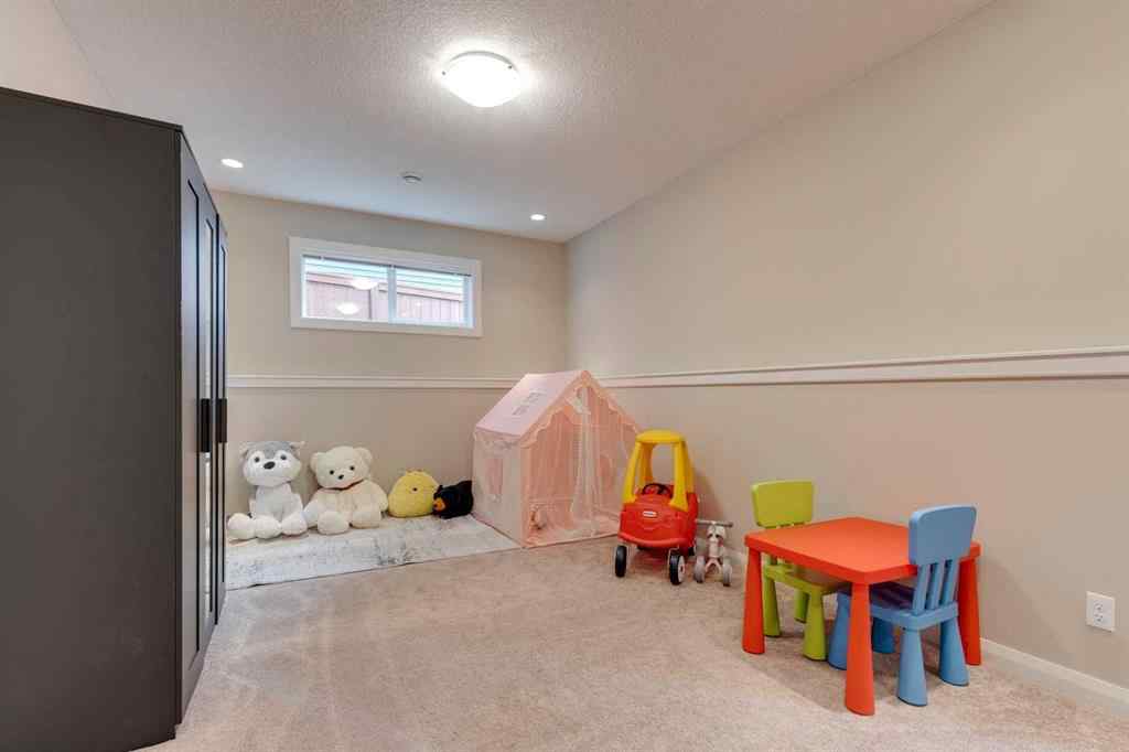 MLS® A2248652 - 136 Kinniburgh Gardens  in Kinniburgh North Chestermere, Residential