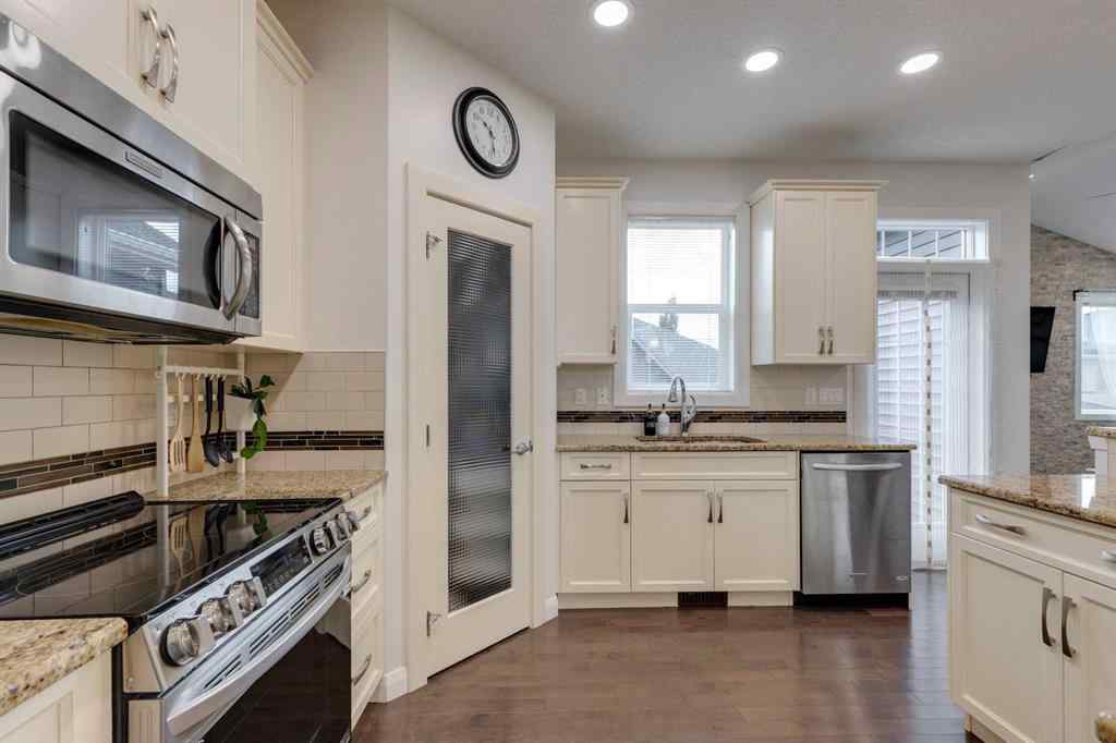 MLS® A2248652 - 136 Kinniburgh Gardens  in Kinniburgh North Chestermere, Residential