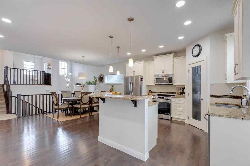 MLS® A2248652 - 136 Kinniburgh Gardens  in Kinniburgh North Chestermere, Residential