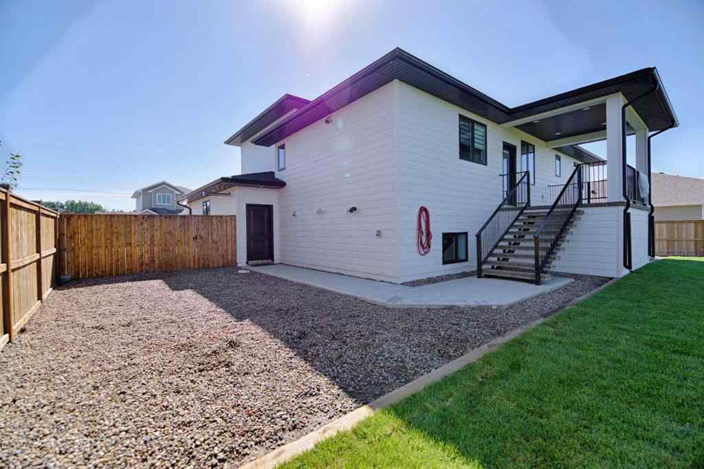 MLS® A2248654 - 1018 7 Street W in NONE Barnwell, Residential