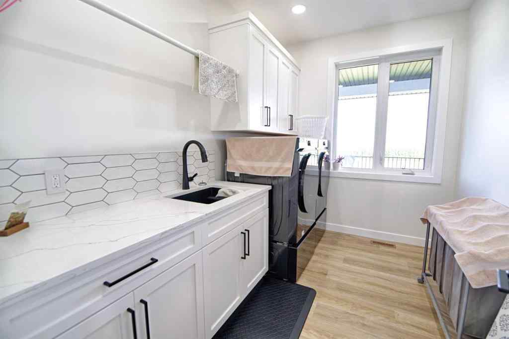 MLS® A2248654 - 1018 7 Street W in NONE Barnwell, Residential