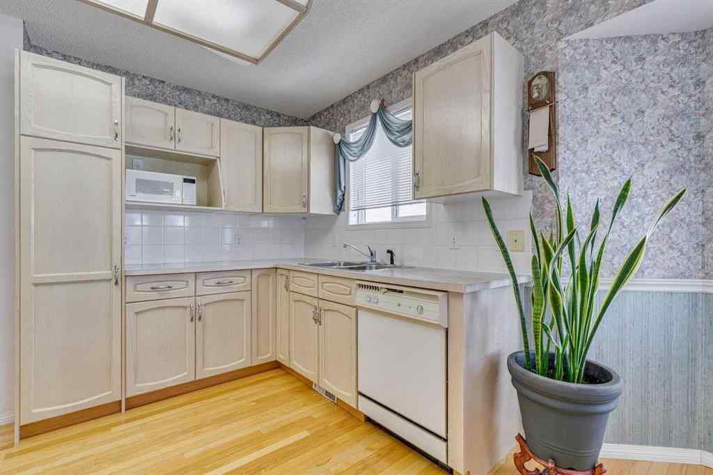 MLS® A2248656 - 12 Sierra Morena Way SW in Signal Hill Calgary, Residential