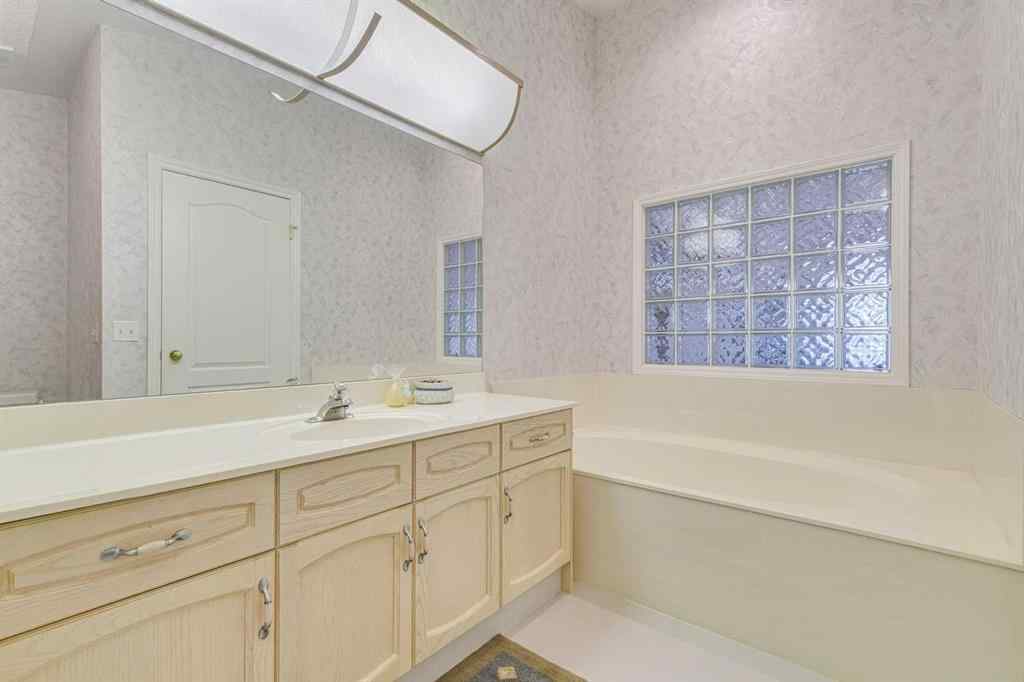 MLS® A2248656 - 12 Sierra Morena Way SW in Signal Hill Calgary, Residential