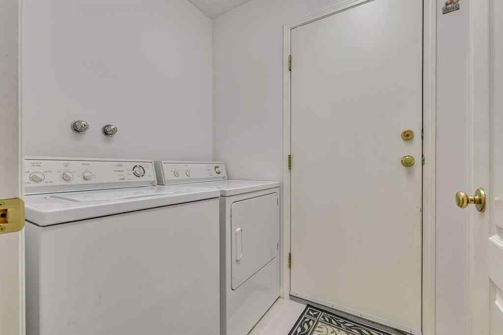 MLS® A2248656 - 12 Sierra Morena Way SW in Signal Hill Calgary, Residential