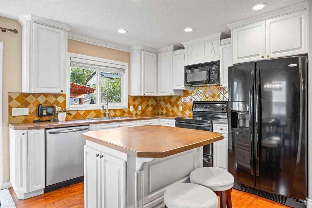 MLS® A2248659 - 15 Wilshire Place SW in Wildwood Calgary, Residential
