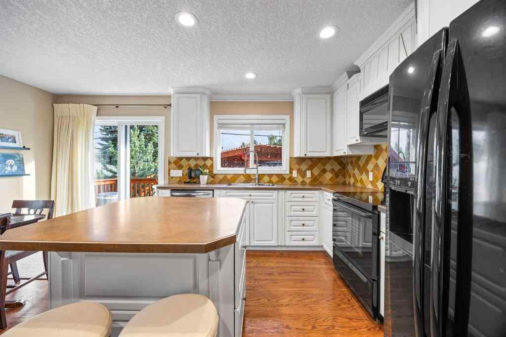 MLS® A2248659 - 15 Wilshire Place SW in Wildwood Calgary, Residential