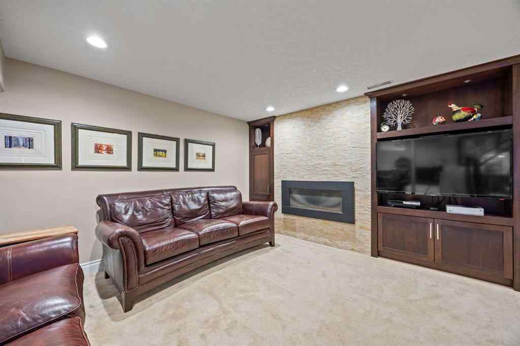 MLS® A2248659 - 15 Wilshire Place SW in Wildwood Calgary, Residential