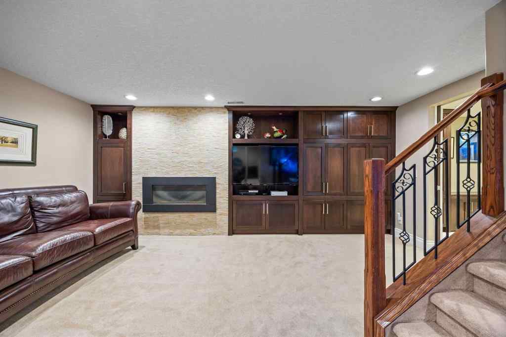 MLS® A2248659 - 15 Wilshire Place SW in Wildwood Calgary, Residential