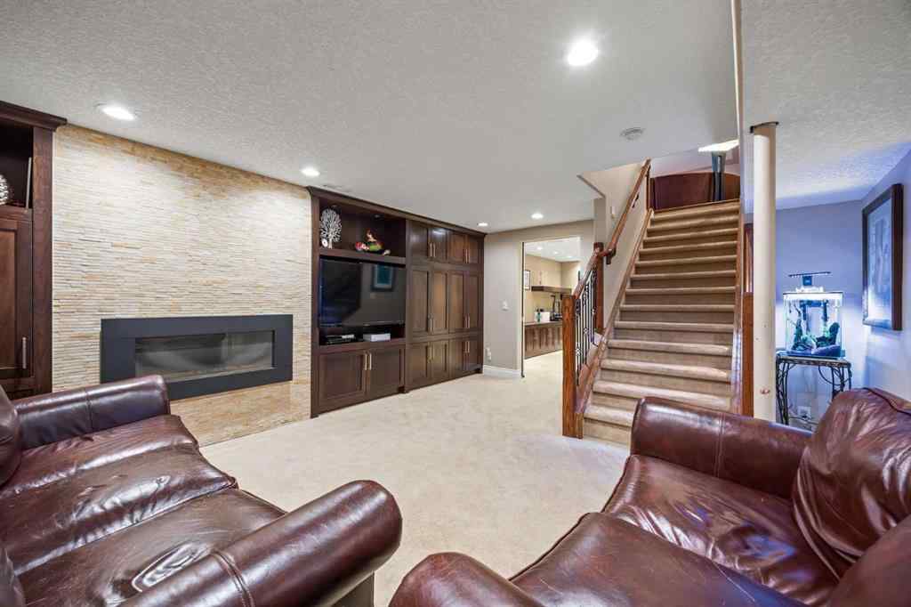 MLS® A2248659 - 15 Wilshire Place SW in Wildwood Calgary, Residential
