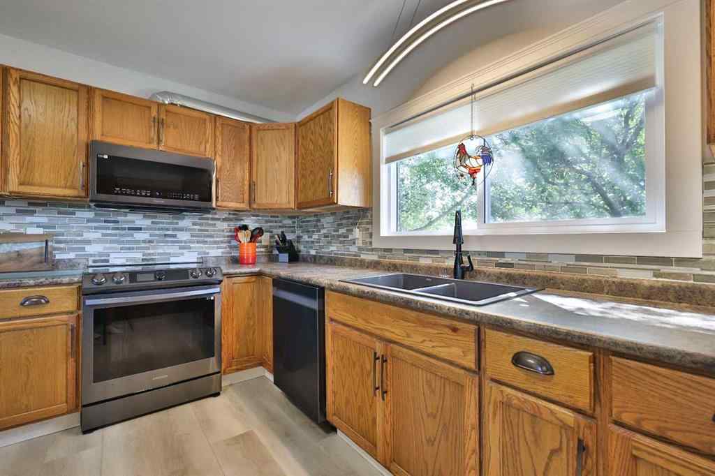 MLS® A2248660 - 228 Centre Street  in NONE Magrath, Residential