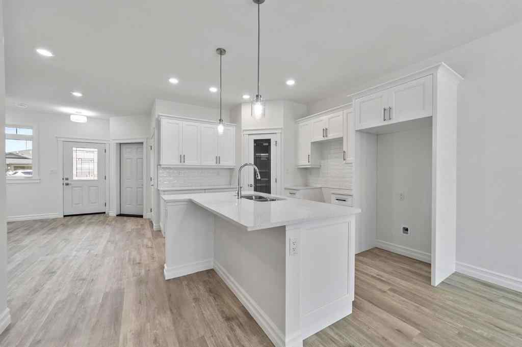 MLS® A2248669 - 3301 50A Street Close  in Creekview Camrose, Residential