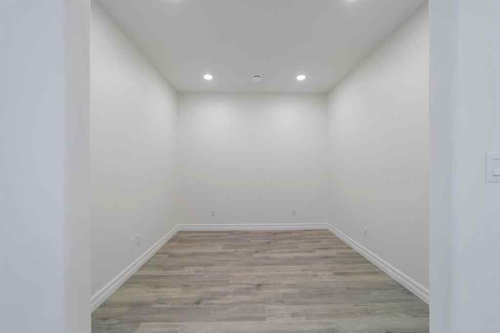 MLS® A2248669 - 3301 50A Street Close  in Creekview Camrose, Residential