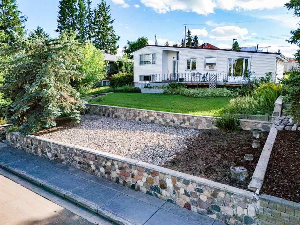 MLS® A2248673 - 4612 51A Street  in Rosedale Camrose, Residential