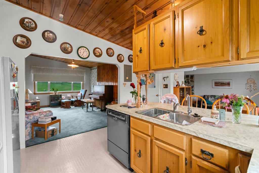 MLS® A2248673 - 4612 51A Street  in Rosedale Camrose, Residential