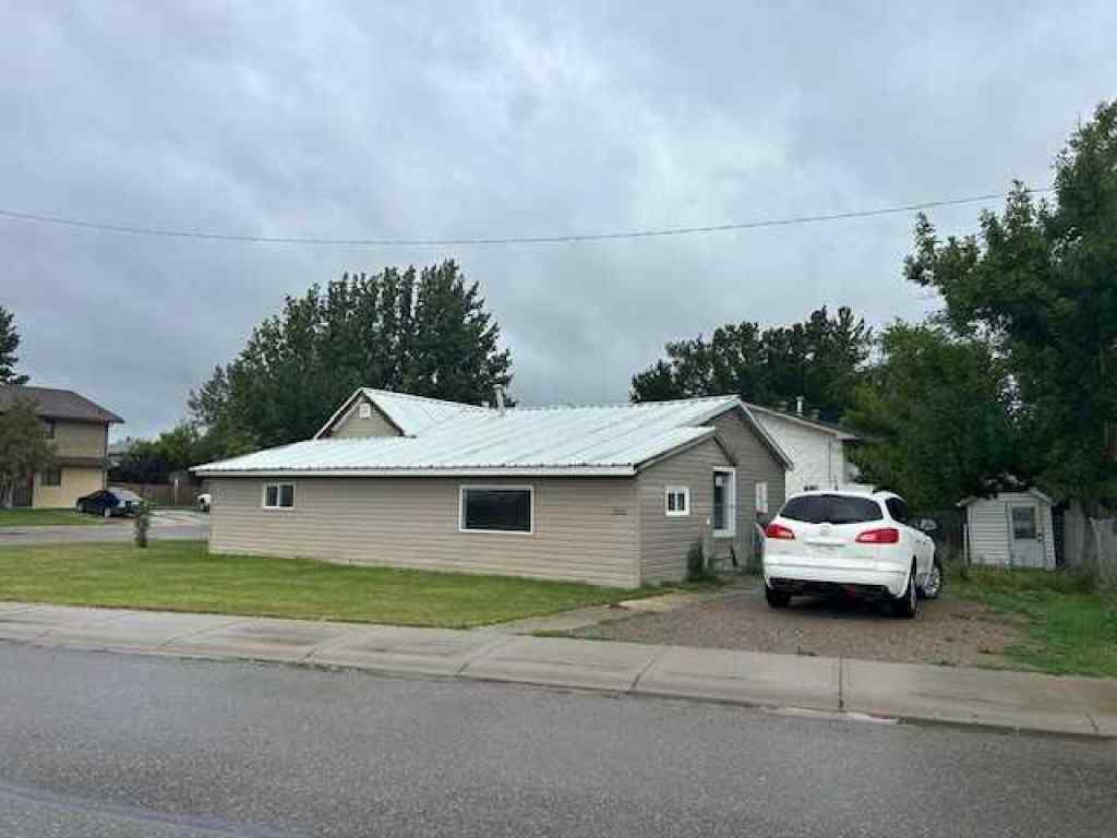MLS® A2248678 - 2012 18 Avenue  in NONE Coaldale, Residential
