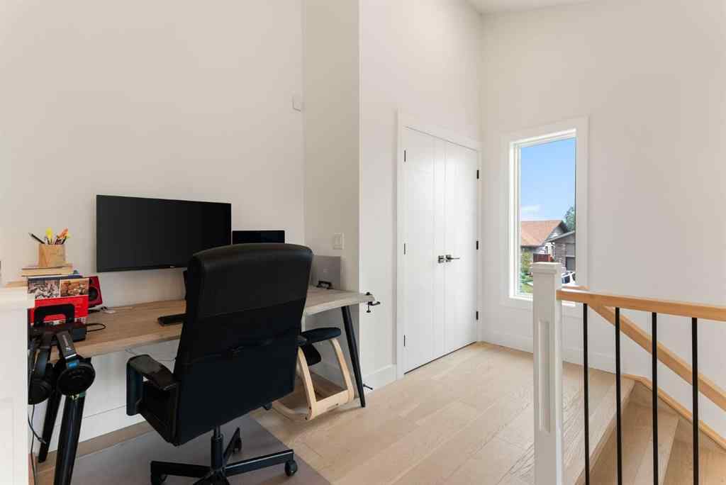 MLS® A2248680 - 72 Edforth Crescent NW in Edgemont Calgary, Residential