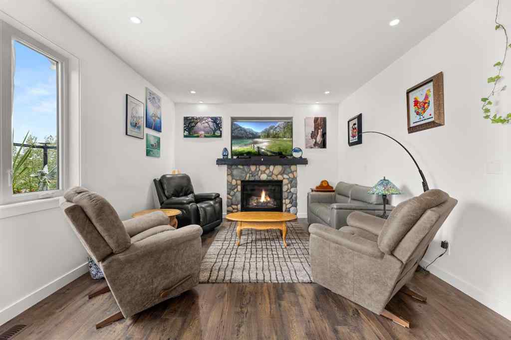 MLS® A2248702 - 20 Poplar Ridge Close  in NONE Didsbury, Residential