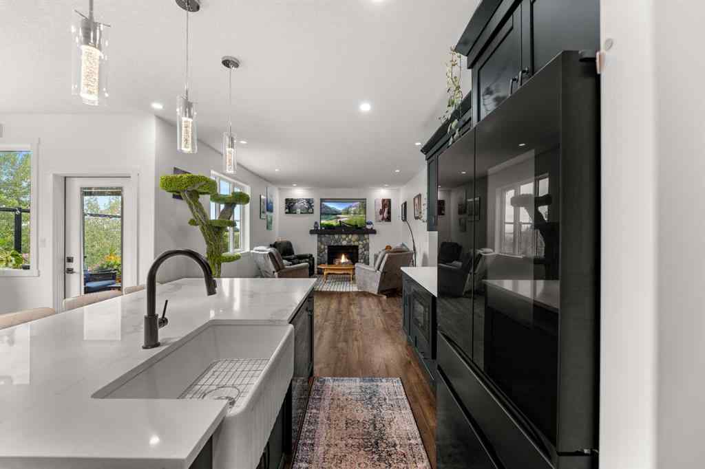 MLS® A2248702 - 20 Poplar Ridge Close  in NONE Didsbury, Residential
