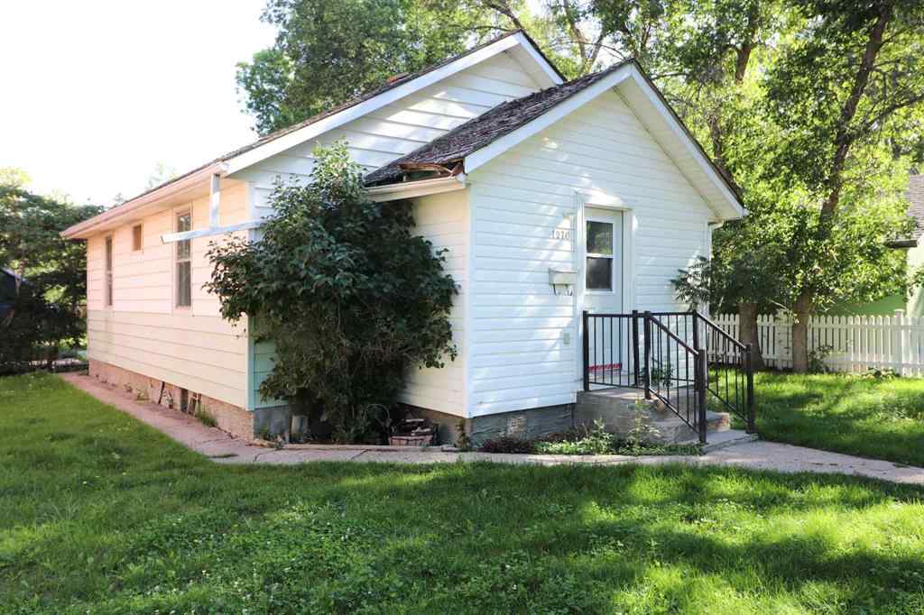 MLS® A2248707 - 1270 Elm Street SE in River Flats Medicine Hat, Residential