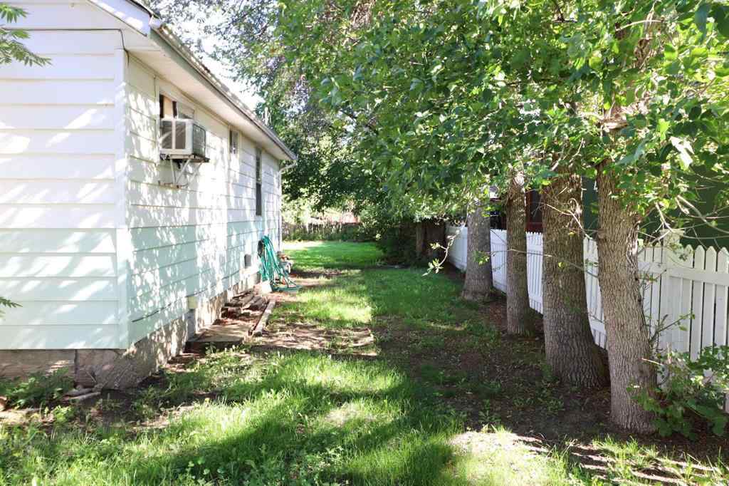 MLS® A2248707 - 1270 Elm Street SE in River Flats Medicine Hat, Residential