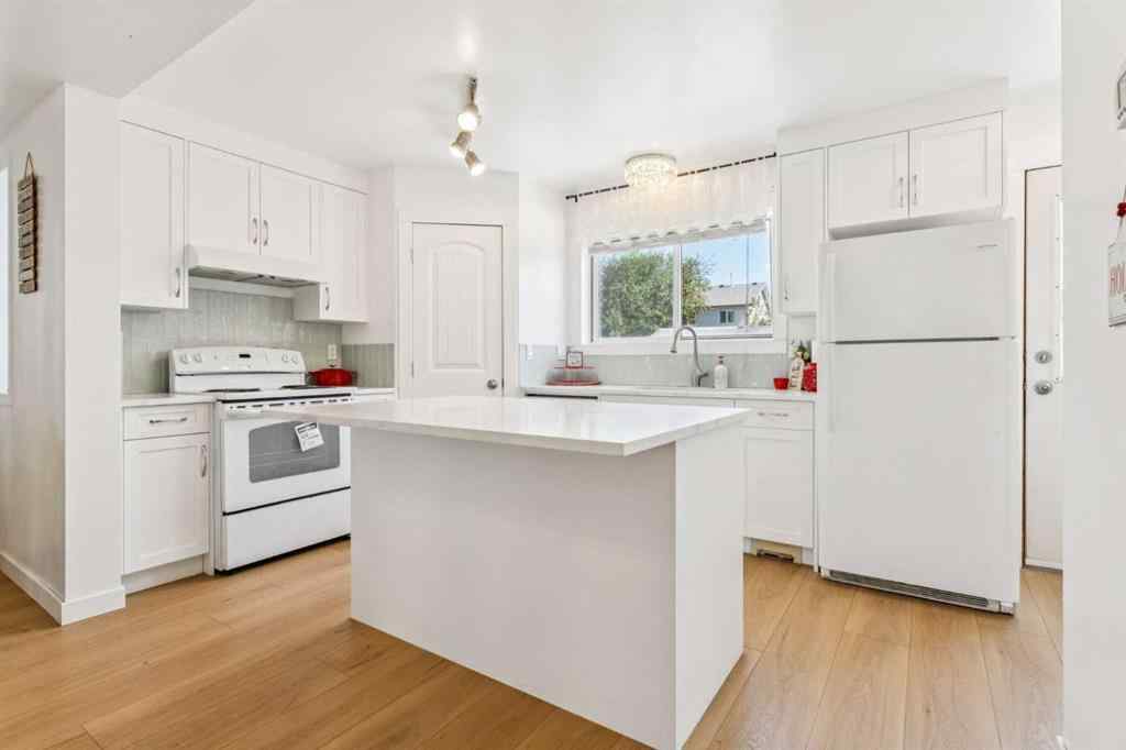 MLS® A2248712 - 159 Country Hills Crescent NW in Country Hills Calgary, Residential