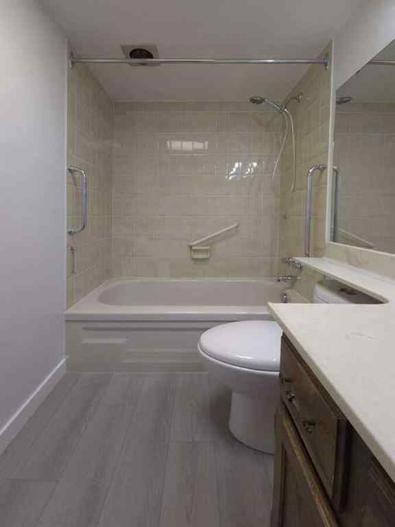 MLS® A2248729 - Unit #206 3730 50 Street NW in Varsity Calgary, Residential