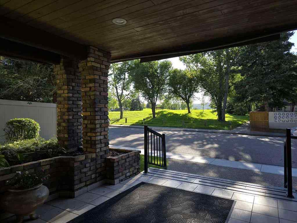 MLS® A2248729 - Unit #206 3730 50 Street NW in Varsity Calgary, Residential